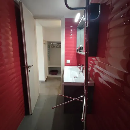 Theasis 5 Luxury With Sea View Apartmán *